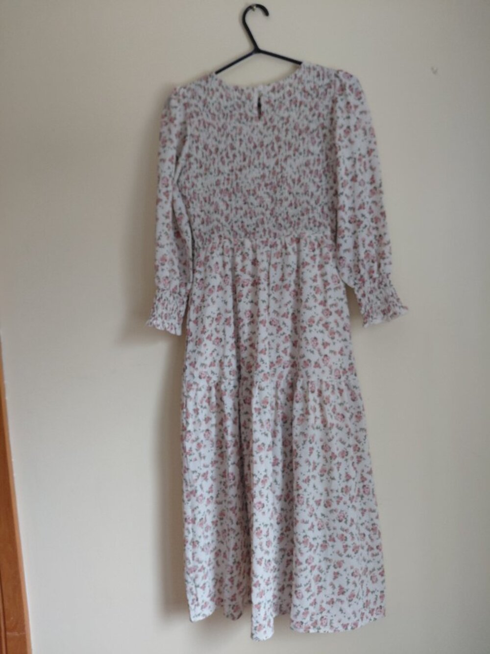 White Floral Long Sleeves Maxi Dress - Picture 2 of 7